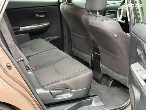 Toyota Prius V 2015 коричневый - фото 34