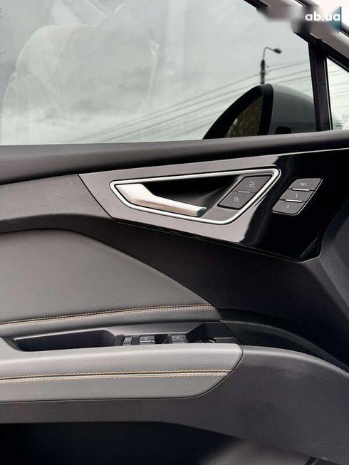 Audi Q4 e-tron 2023 - фото 16