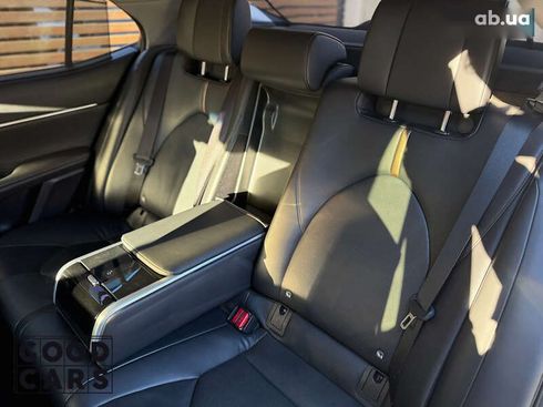 Toyota Camry 2018 - фото 25