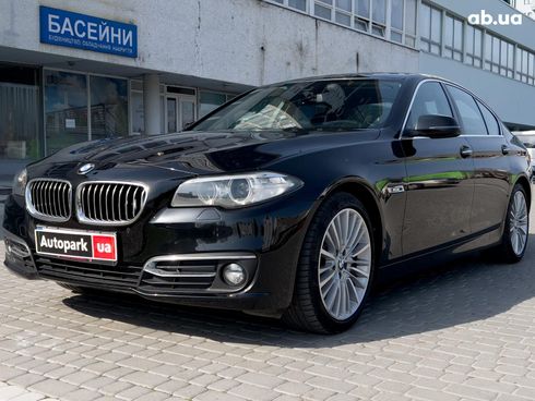 BMW 5 серия 2015 черный - фото 22