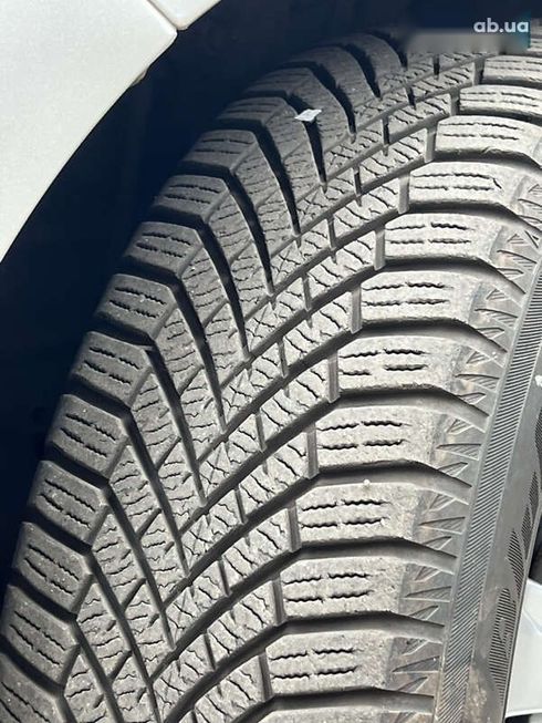 Toyota Yaris 2015 - фото 12