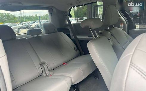 Toyota Sienna 2018 - фото 17