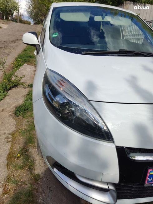 Renault Scenic 2012 - фото 20