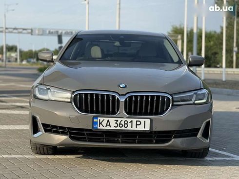 BMW 5 серия 2021 - фото 3