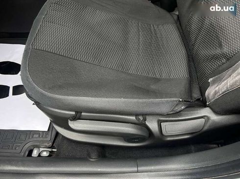 Hyundai Elantra 2016 - фото 19