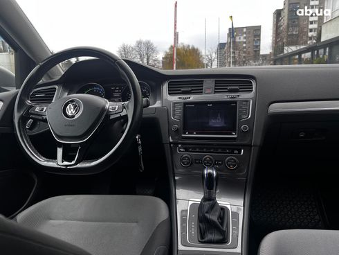 Volkswagen e-Golf 2015 серый - фото 17
