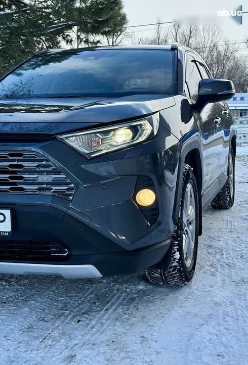 Toyota RAV4 2021 - фото 6