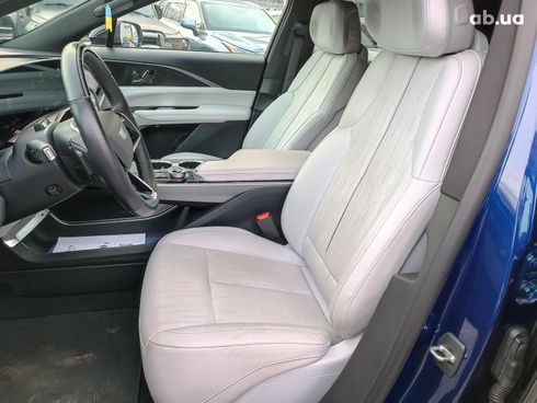 Cadillac Lyriq 2023 синий - фото 40