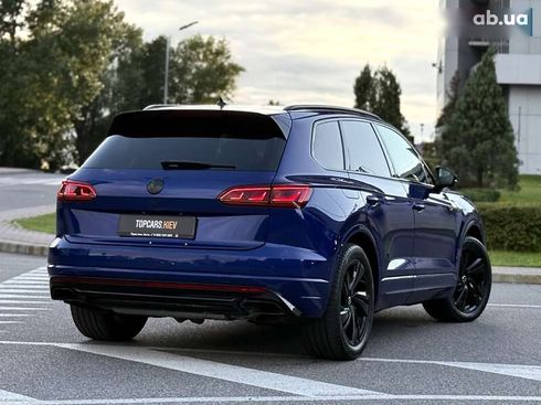 Volkswagen Touareg 2022 - фото 12