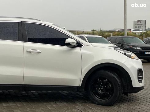 Kia Sportage 2016 белый - фото 12