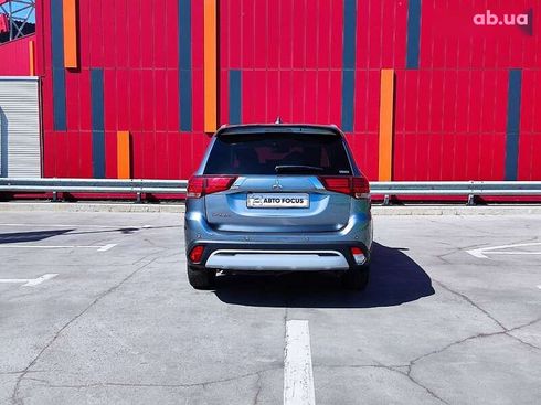 Mitsubishi Outlander 2021 - фото 7