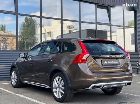 Volvo V60 Cross Country 2018 - фото 10