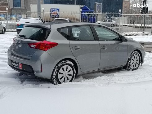 Toyota Auris 2015 серый - фото 5