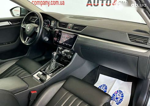 Skoda Superb 2018 - фото 11