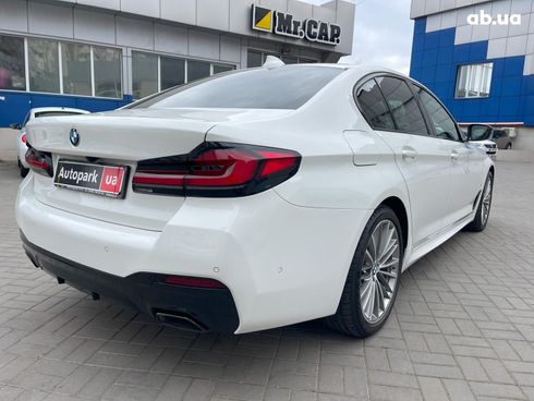 BMW 5 серия 2020 белый - фото 14