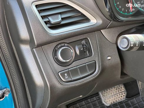 Chevrolet Spark 2019 синий - фото 14