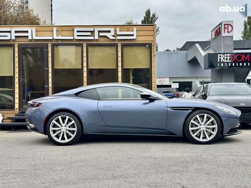 Aston Martin DB11 2017 - фото 14