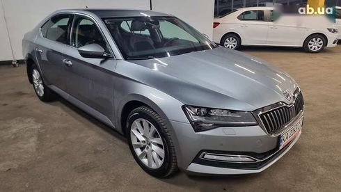Skoda Superb 2021 - фото 5