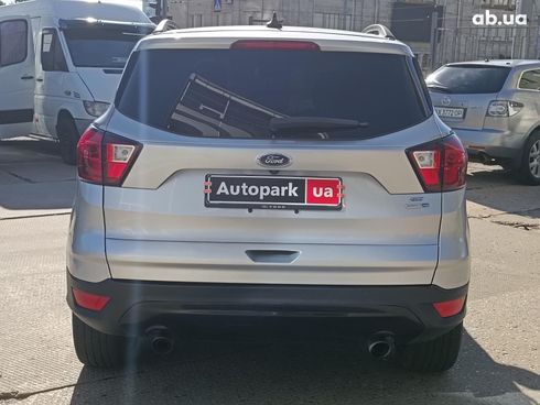 Ford Escape 2019 серый - фото 8