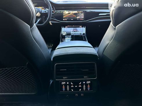 Audi RS Q8 2021 - фото 19