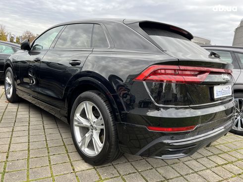 Audi Q8 2021 - фото 8