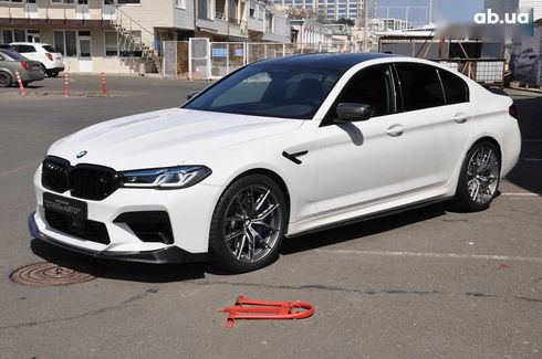 BMW M5 2022 - фото 3