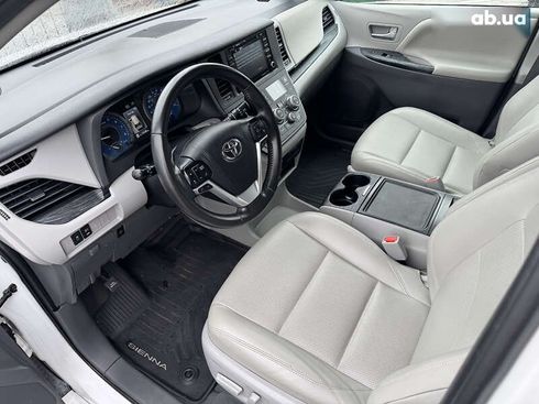 Toyota Sienna 2019 - фото 12
