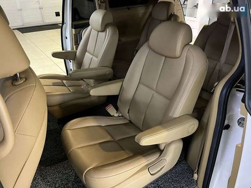 Kia Carnival 2019 - фото 22