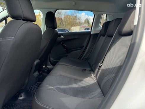Peugeot 2008 2019 белый - фото 8