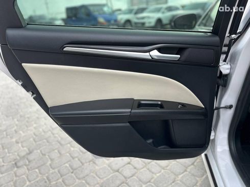 Ford Fusion 2017 белый - фото 30
