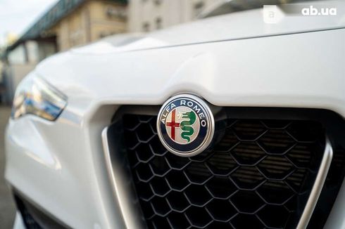 Alfa Romeo Stelvio 2020 - фото 12