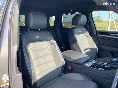 Volkswagen Touareg 2021 - фото 30