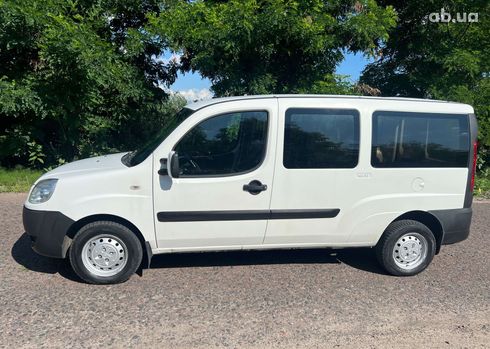 Fiat Doblo 2010 белый - фото 4