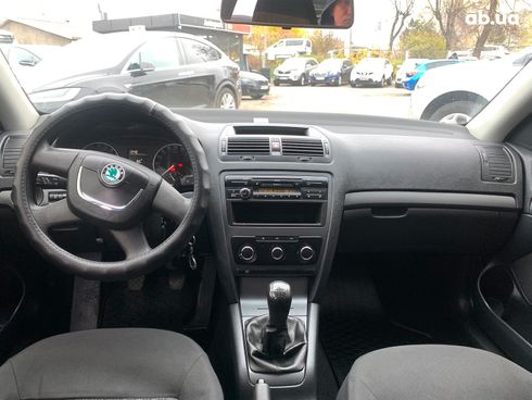 Skoda Octavia 2010 серый - фото 21