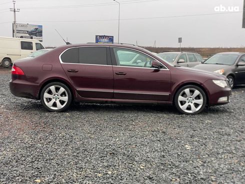 Skoda Superb 2009 красный - фото 3