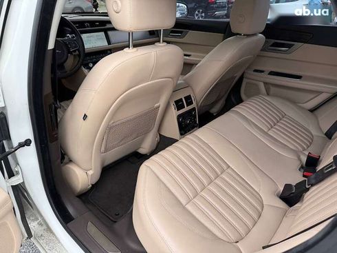 Jaguar XF 2017 - фото 16