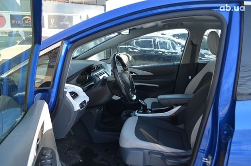 Chevrolet Bolt 2021 синий - фото 13