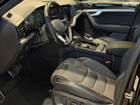 Volkswagen Touareg 2021 коричневый - фото 27