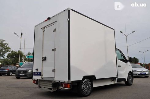 Opel Vivaro 2017 - фото 29