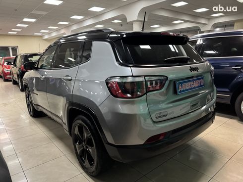 Jeep Compass 2018 серый - фото 3