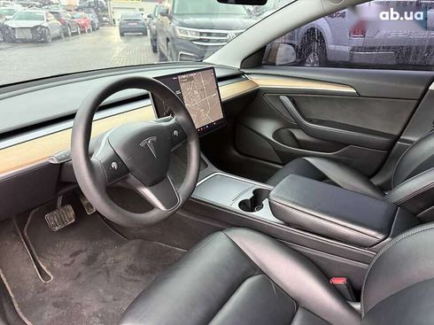 Tesla Model 3 2021 - фото 19