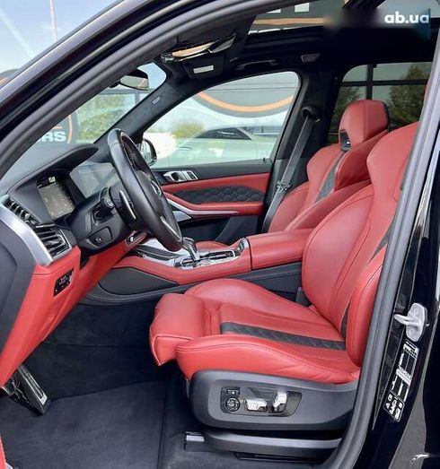 BMW X5 M 2022 - фото 26