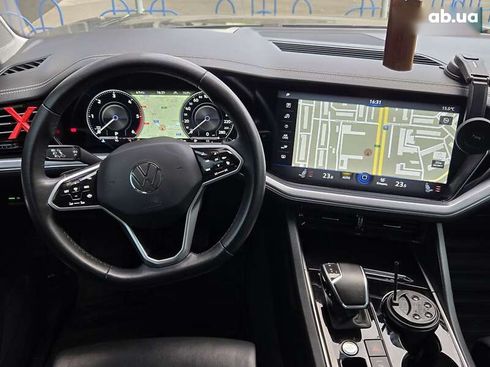 Volkswagen Touareg 2022 - фото 22