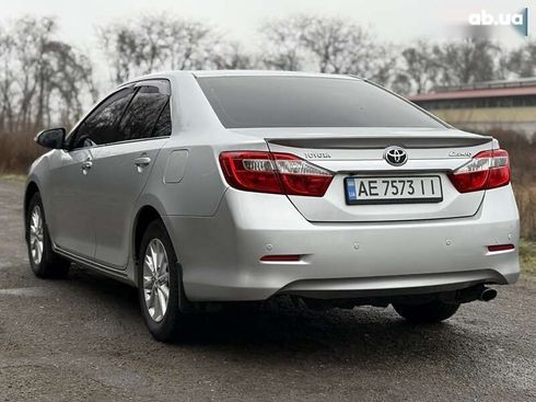 Toyota Camry 2011 - фото 8