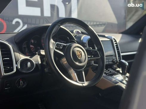 Porsche Cayenne 2017 - фото 8