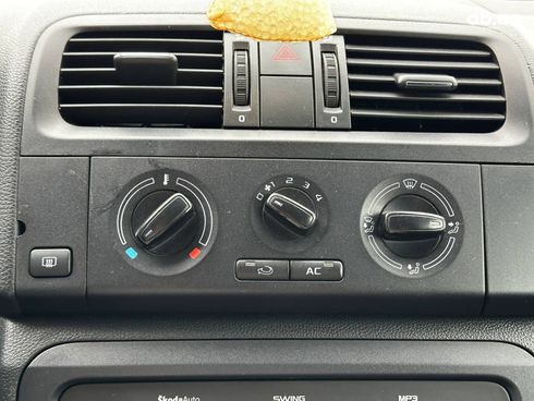 Skoda Fabia 2012 серый - фото 37