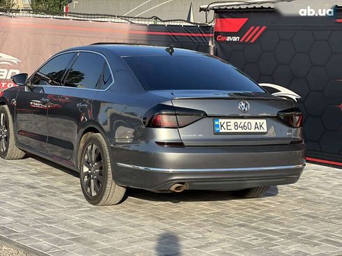 Volkswagen Passat 2017 - фото 12