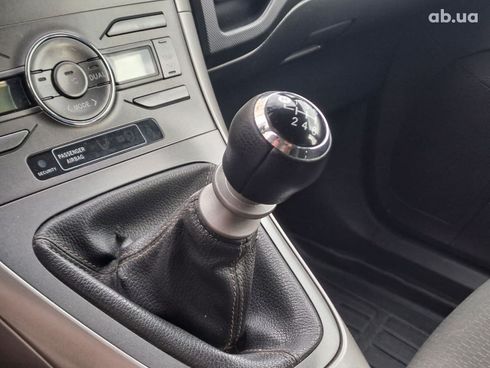 Toyota Auris 2007 серый - фото 7