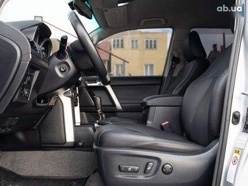 Toyota Land Cruiser Prado 2010 - фото 18