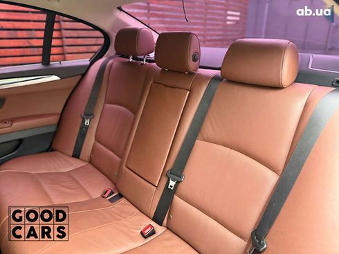 BMW 5 серия 2015 - фото 24